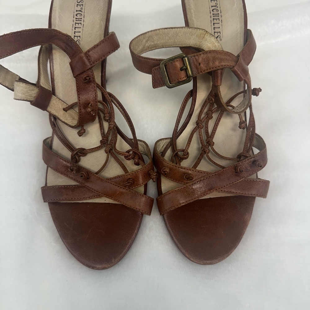 Seychelles Brown Leather Strappy heels Sandals size 8.5